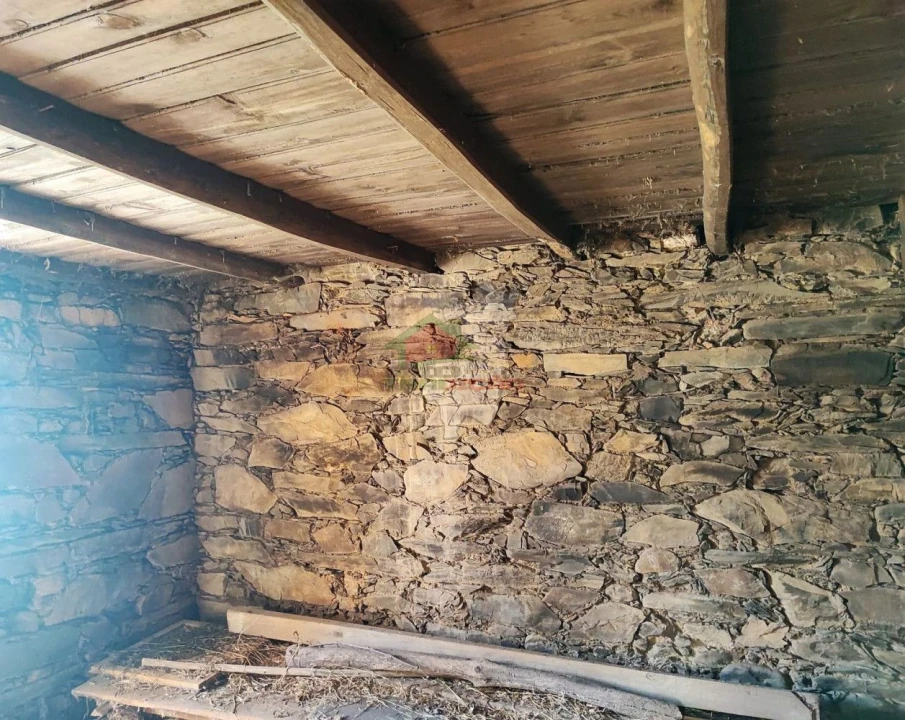 Moradia T1 para Venda em Isna Foto 23