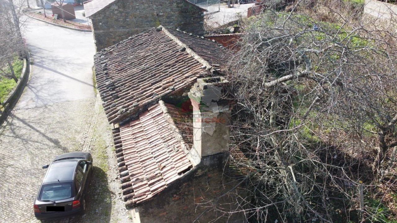 Moradia T1 para Venda em Isna Foto 7