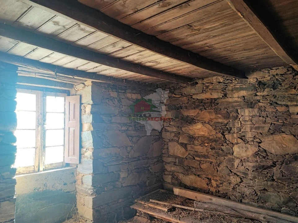 Moradia T1 para Venda em Isna Foto 22