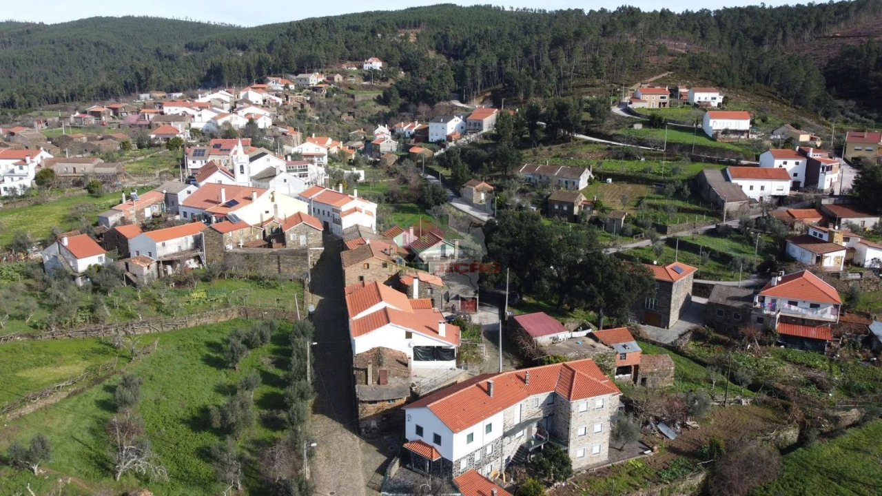 Moradia T1 para Venda em Isna Foto 31