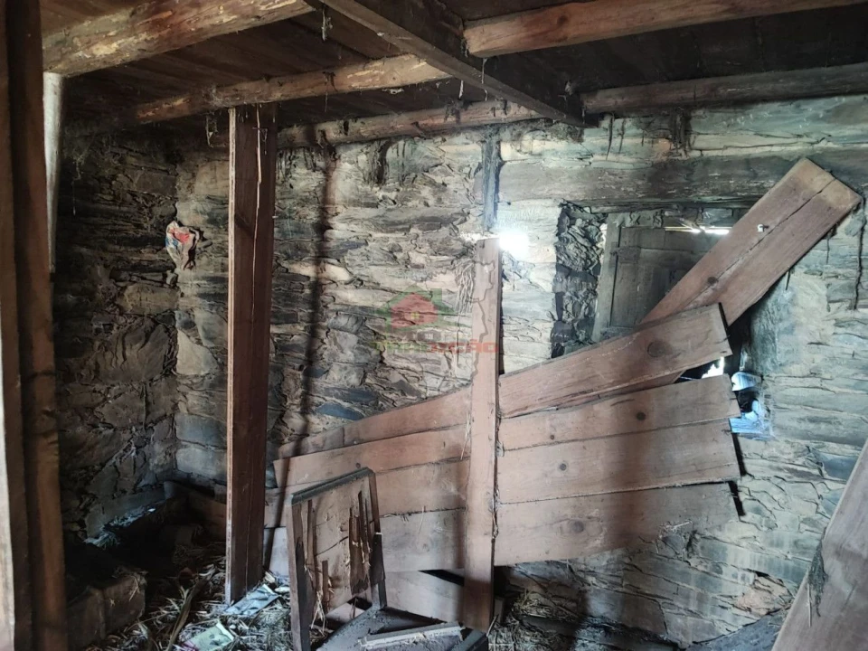 Moradia T1 para Venda em Isna Foto 20