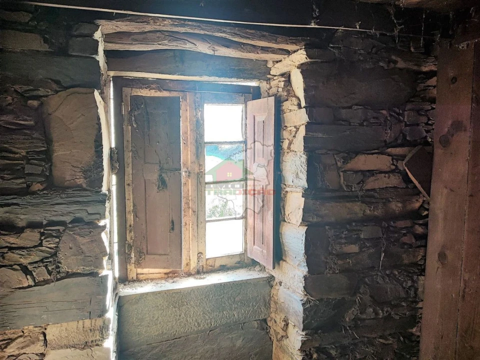 Moradia T1 para Venda em Isna Foto 19