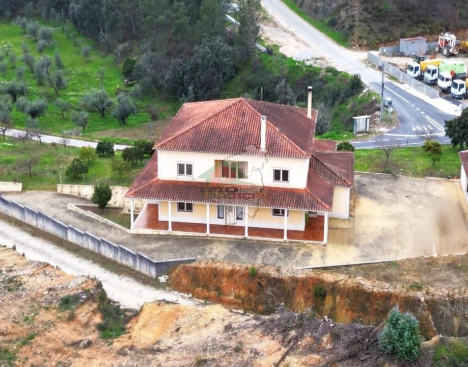 Moradia T5 para Venda em Proença-A-Nova e Peral Foto 1