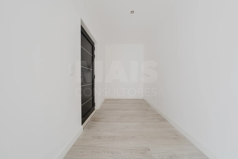 Moradia T5 para Venda em Usseira Foto 12