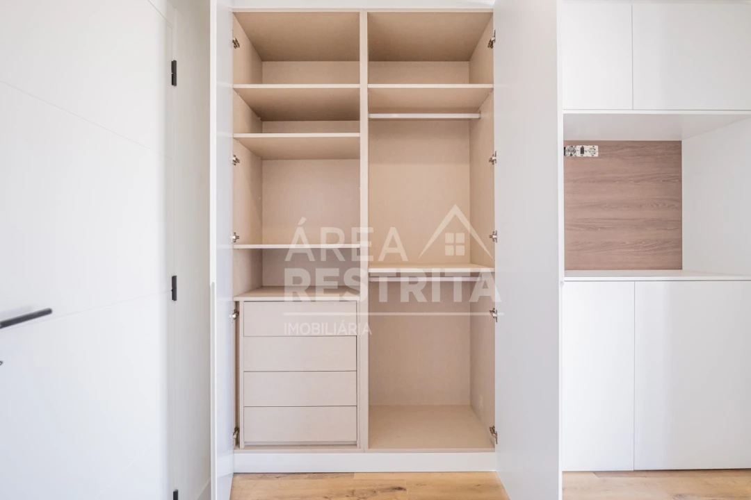 Moradia T5 para Venda em Quinta do Anjo Foto 47