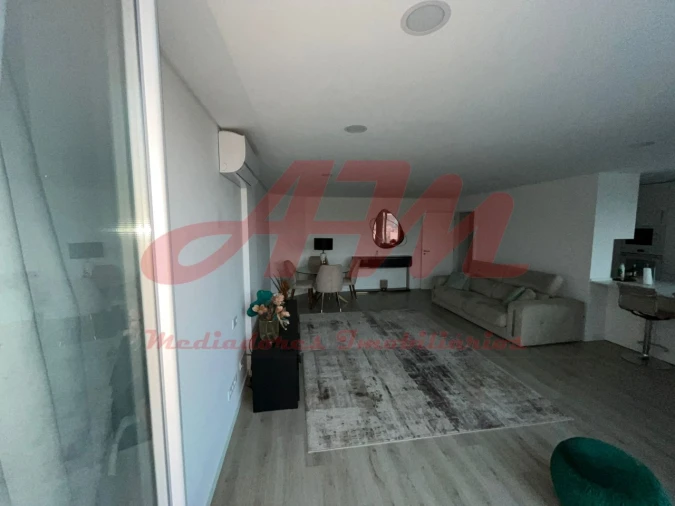 Apartamento T2 para Venda em Loures Foto 3