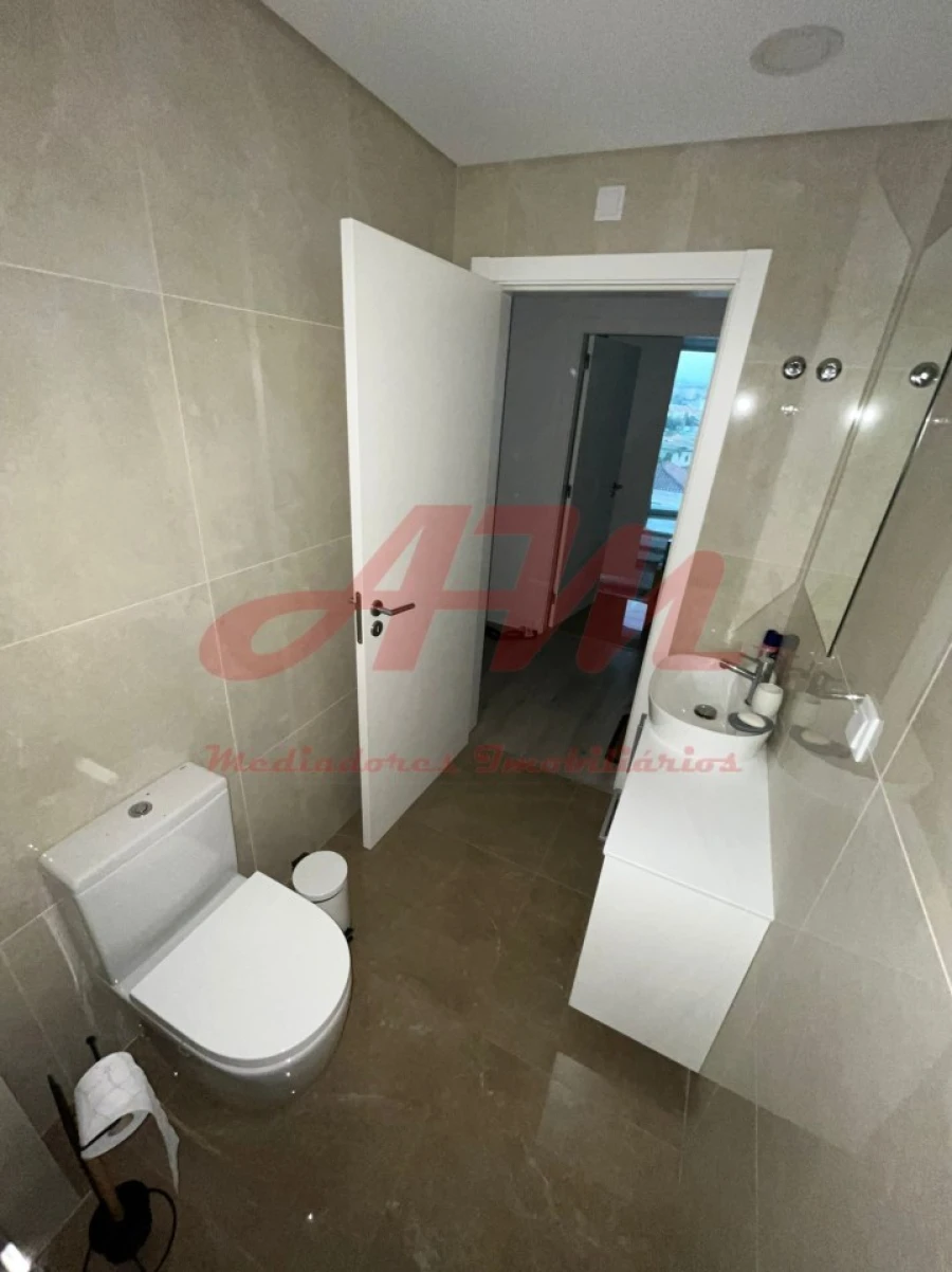 Apartamento T2 para Venda em Loures Foto 18