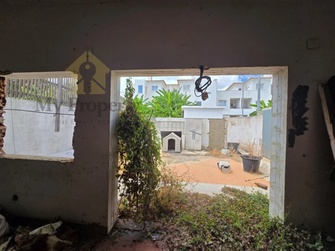 Moradia T1 para Venda em Albufeira e Olhos de Água Foto 9
