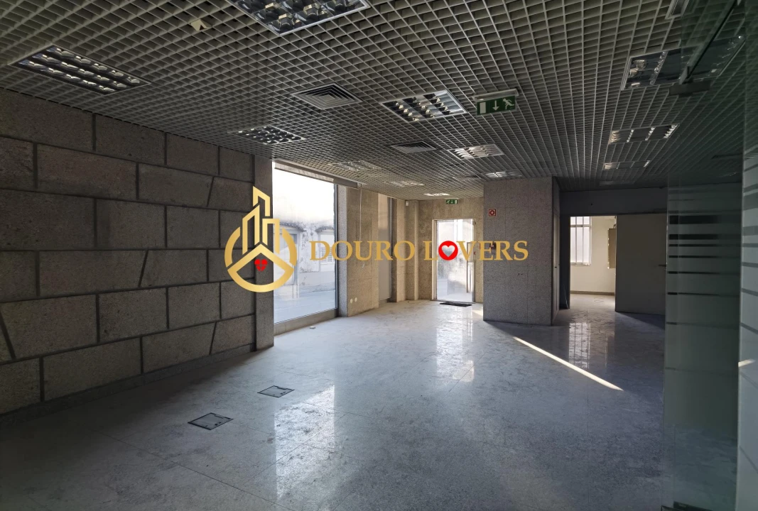 Negócio para Arrendamento em Cete Foto 12