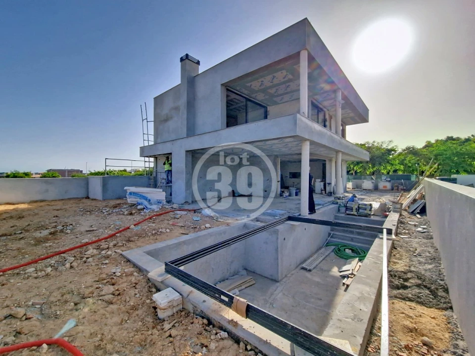 Moradia T4 para Venda em Guia Foto 26