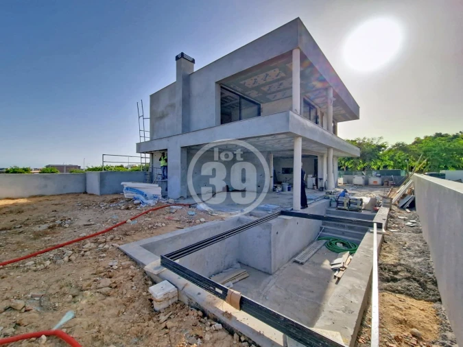 Moradia T4 para Venda em Guia Foto 26
