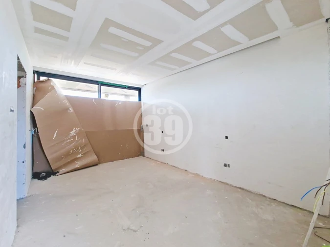Moradia T4 para Venda em Guia Foto 30