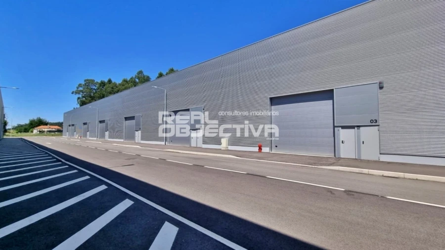 Armazém para Arrendamento em São Pedro Fins Foto 2