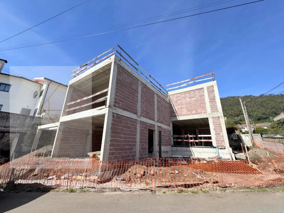 Moradia T3 para Venda em Santa Maria Maior e Monserrate e Meadela Foto 9
