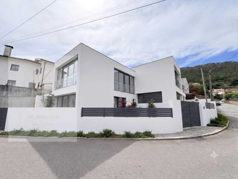 Moradia T3 para Venda em Santa Maria Maior e Monserrate e Meadela Foto 1