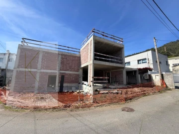 Moradia T3 para Venda em Santa Maria Maior e Monserrate e Meadela