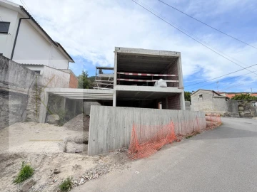 Moradia T3 para Venda em Santa Maria Maior e Monserrate e Meadela