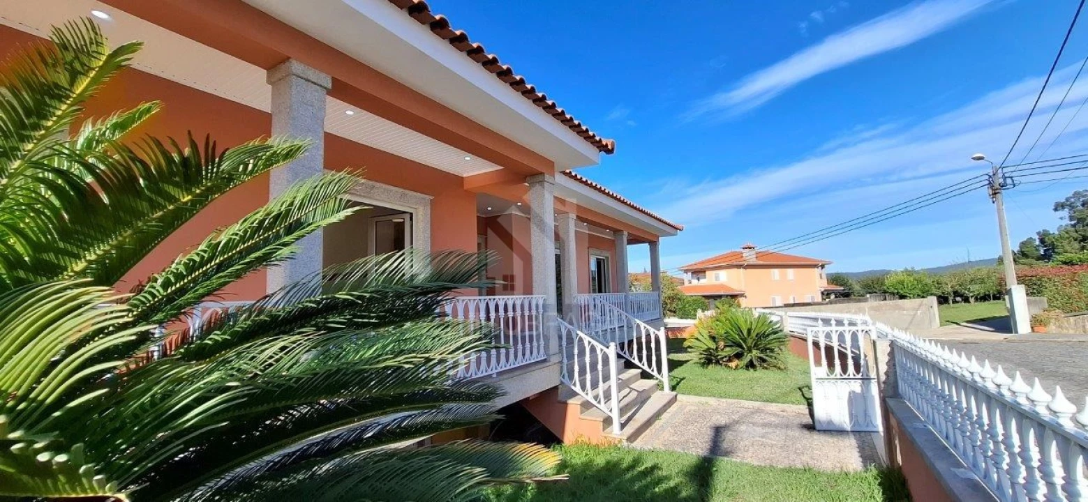 Moradia T3 para Venda em Nine Foto 4