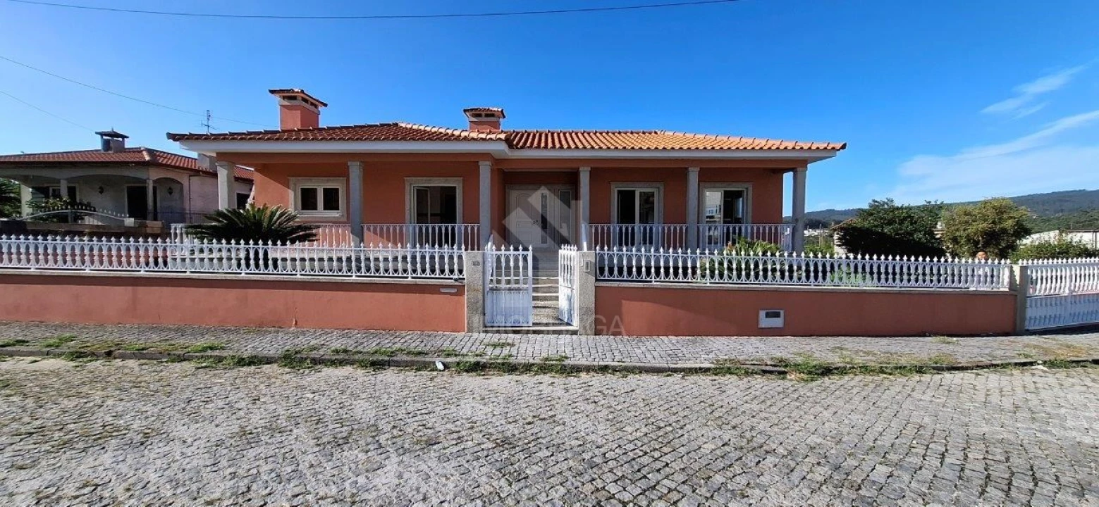 Moradia T3 para Venda em Nine Foto 51