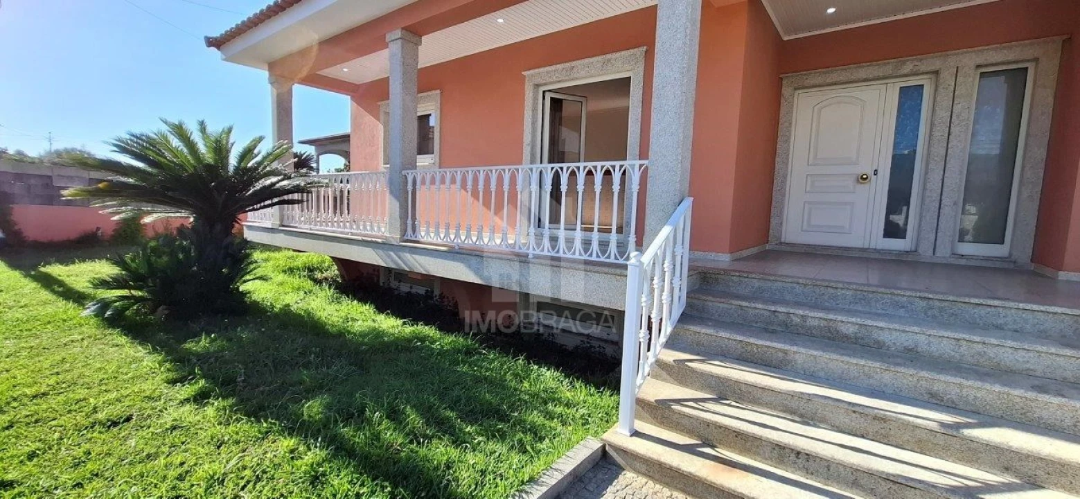 Moradia T3 para Venda em Nine Foto 52