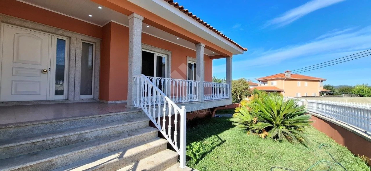 Moradia T3 para Venda em Nine Foto 53