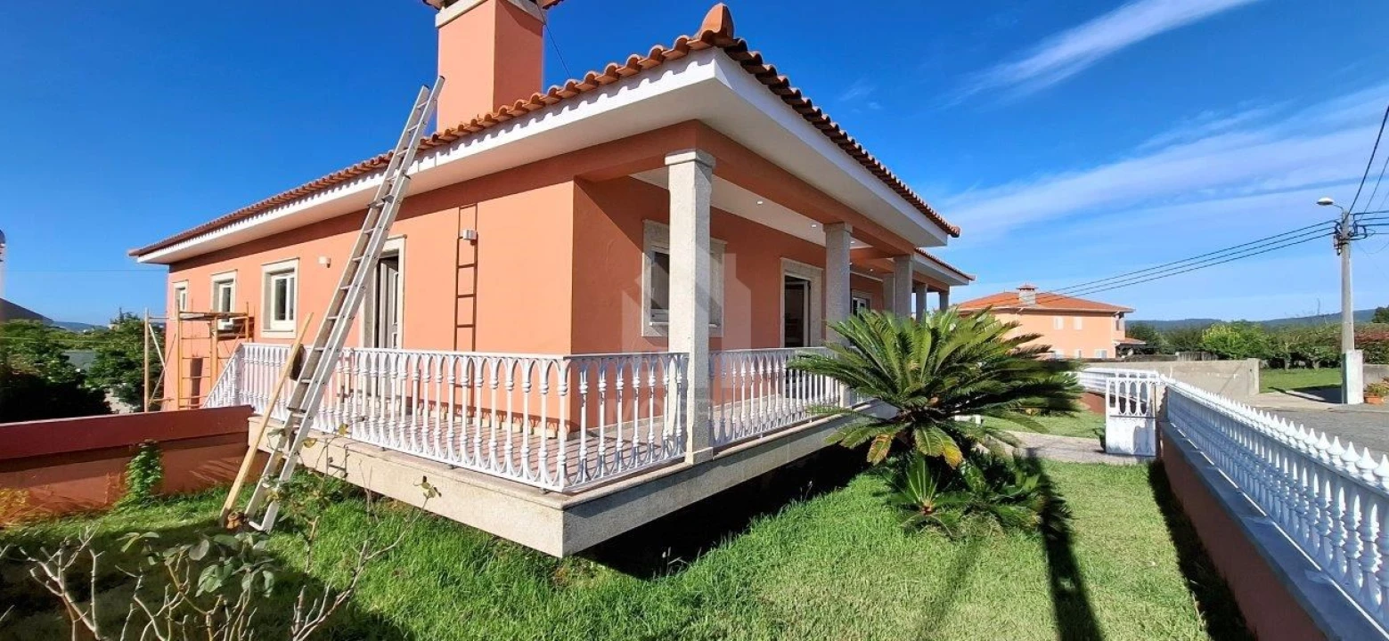 Moradia T3 para Venda em Nine Foto 54