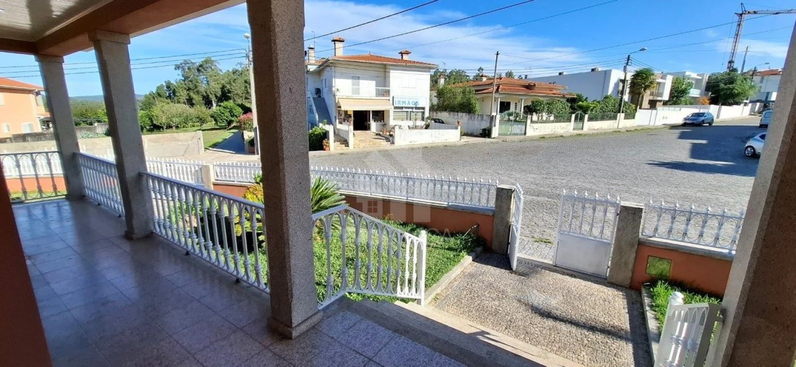 Moradia T3 para Venda em Nine Foto 58