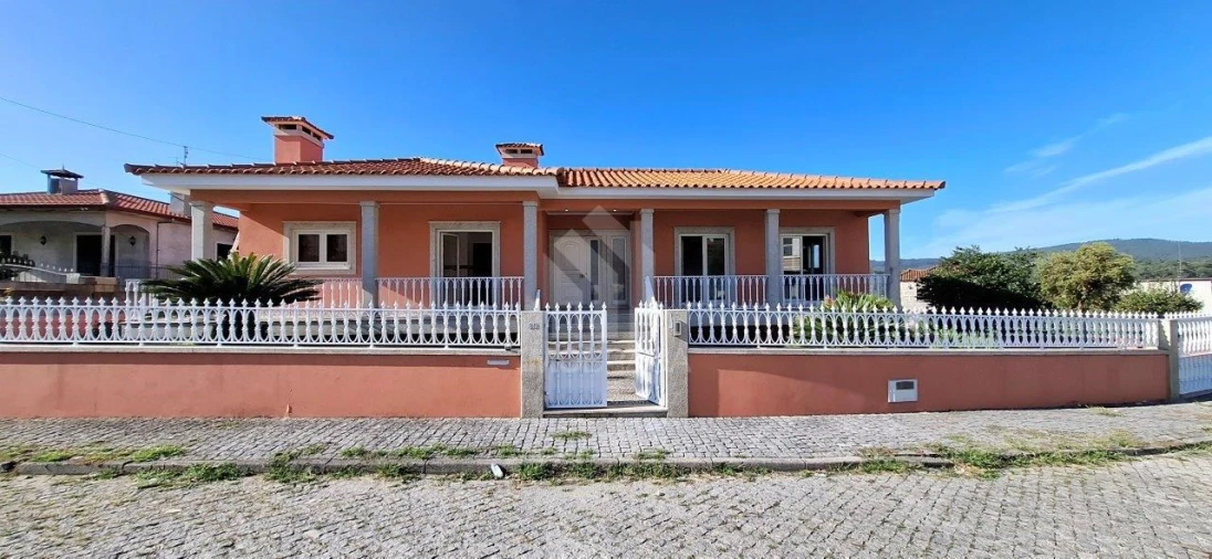 Moradia T3 para Venda em Nine Foto 47