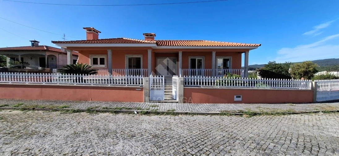 Moradia T3 para Venda em Nine Foto 51