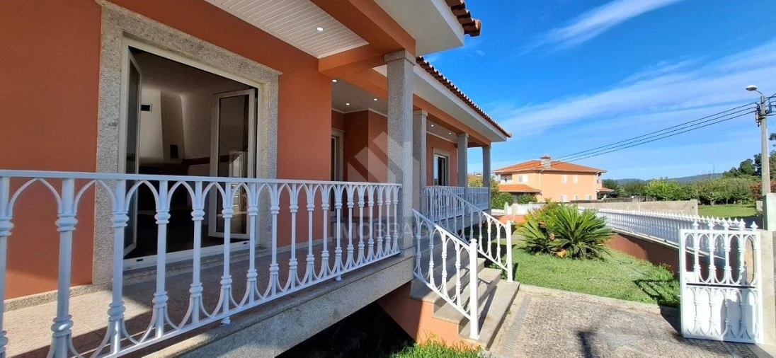 Moradia T3 para Venda em Nine Foto 56