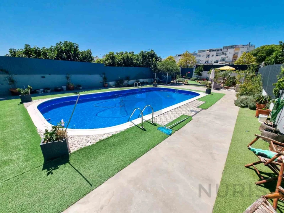 Moradia T5 para Venda em Estômbar e Parchal Foto 1