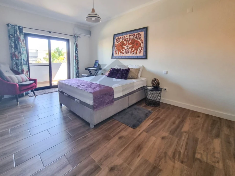 Moradia T5 para Venda em Estômbar e Parchal Foto 18