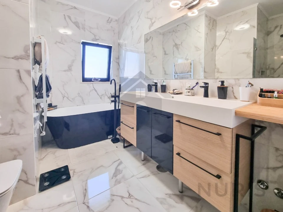 Moradia T5 para Venda em Estômbar e Parchal Foto 45