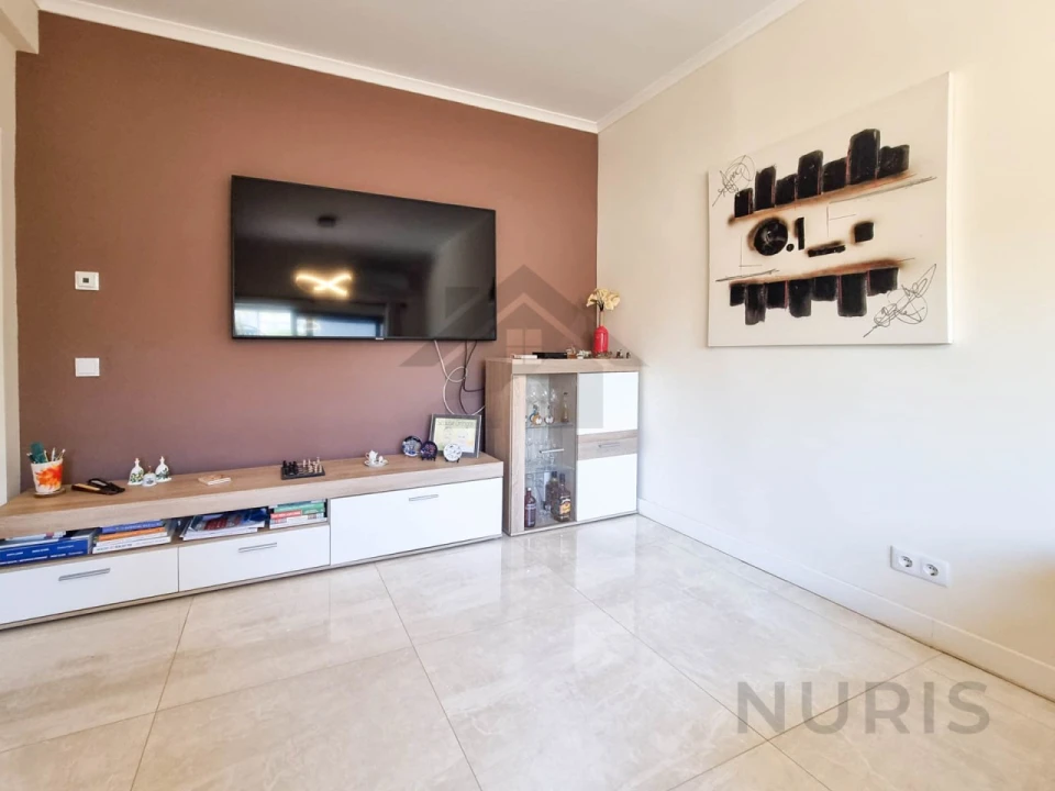 Moradia T5 para Venda em Estômbar e Parchal Foto 4