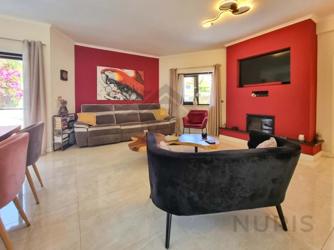 Moradia T5 para Venda em Estômbar e Parchal Foto 9