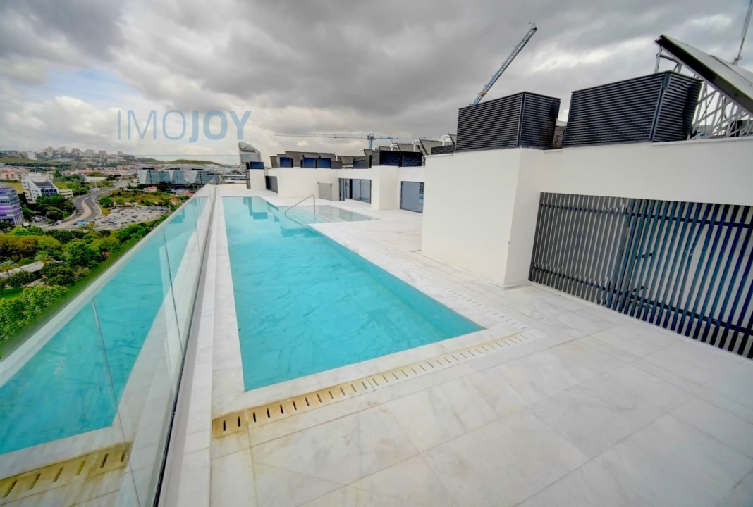 Apartamento T4 para Arrendamento em Algés, Linda-A-Velha e Cruz Quebrada-Dafundo Foto 2