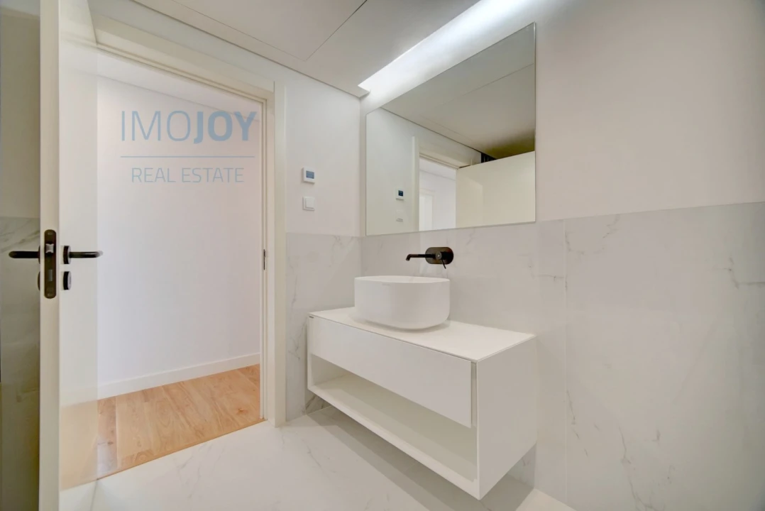 Apartamento T4 para Arrendamento em Algés, Linda-A-Velha e Cruz Quebrada-Dafundo Foto 12