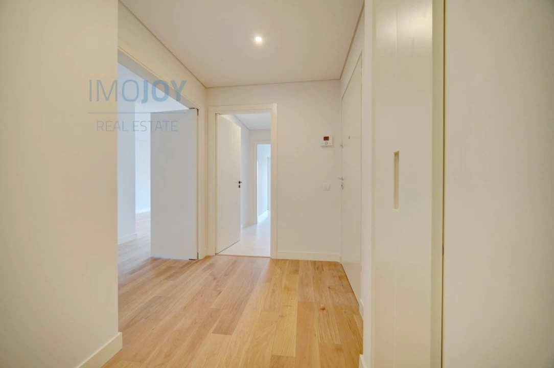 Apartamento T4 para Arrendamento em Algés, Linda-A-Velha e Cruz Quebrada-Dafundo Foto 13