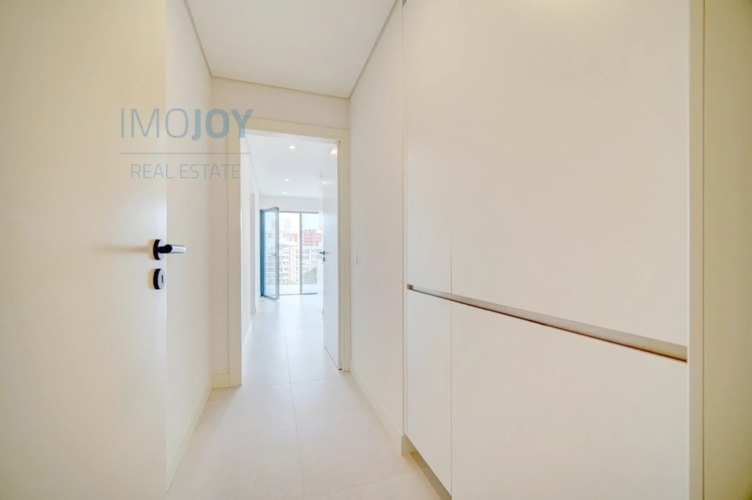 Apartamento T4 para Arrendamento em Algés, Linda-A-Velha e Cruz Quebrada-Dafundo Foto 14