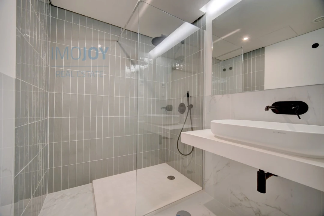 Apartamento T4 para Arrendamento em Algés, Linda-A-Velha e Cruz Quebrada-Dafundo Foto 24