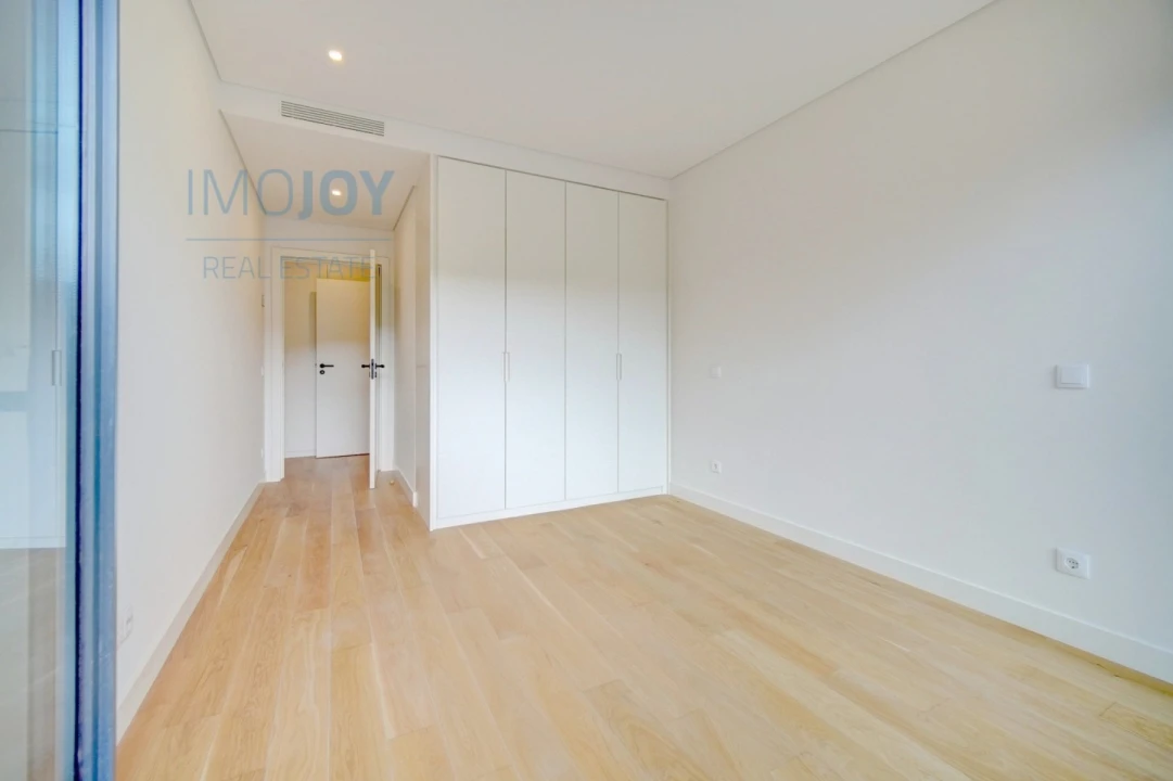 Apartamento T4 para Arrendamento em Algés, Linda-A-Velha e Cruz Quebrada-Dafundo Foto 25