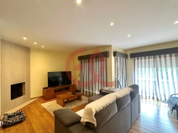 Moradia T3 para Venda em Santa Maria Maior e Monserrate e Meadela