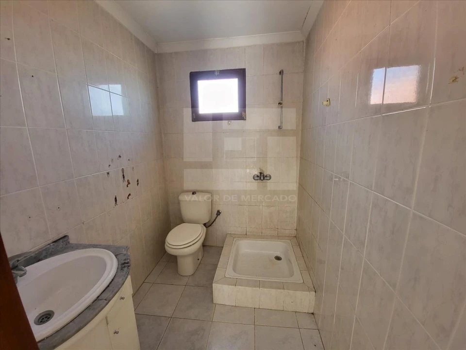 Moradia T2 para Venda em Pinheiro de Azere Foto 12