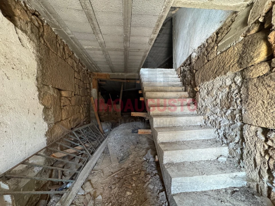 Moradia T2 para Venda em Freches e Torres Foto 2