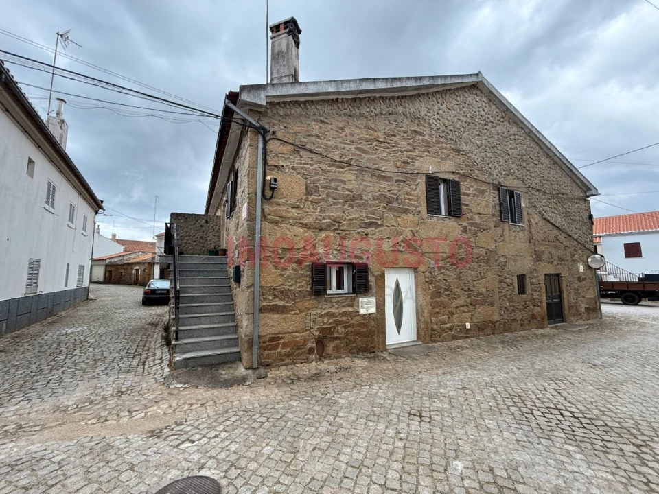 Moradia T3 para Arrendamento em Souto Foto 1
