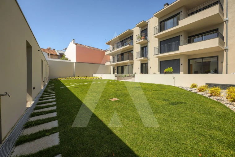 Apartamento T2 para Venda em Glória e Vera Cruz Foto 37