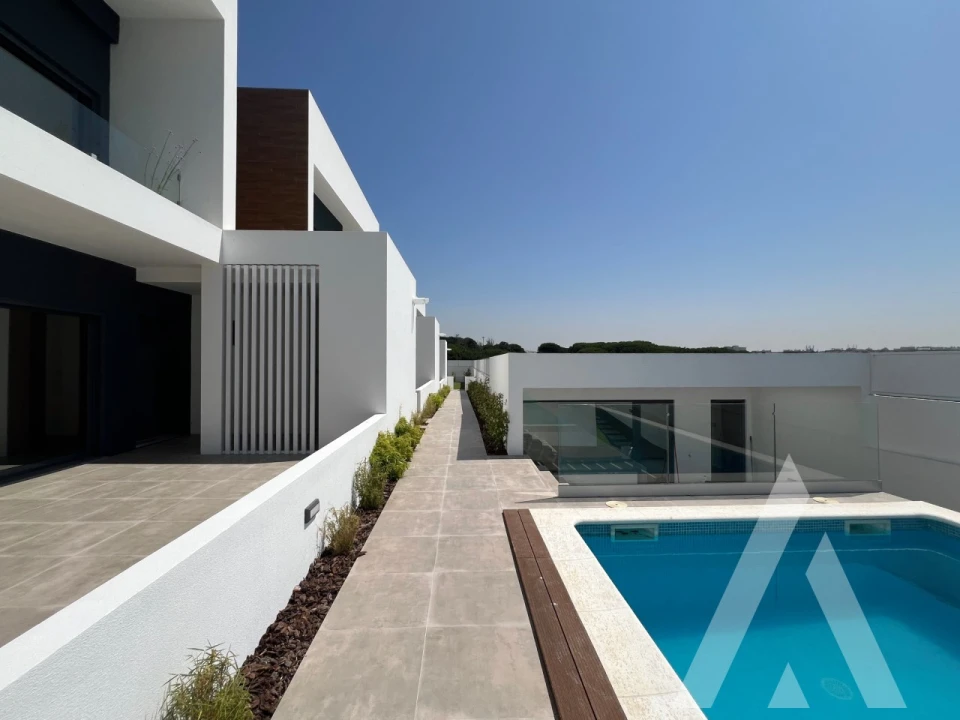Moradia T4 para Venda em Loures Foto 3
