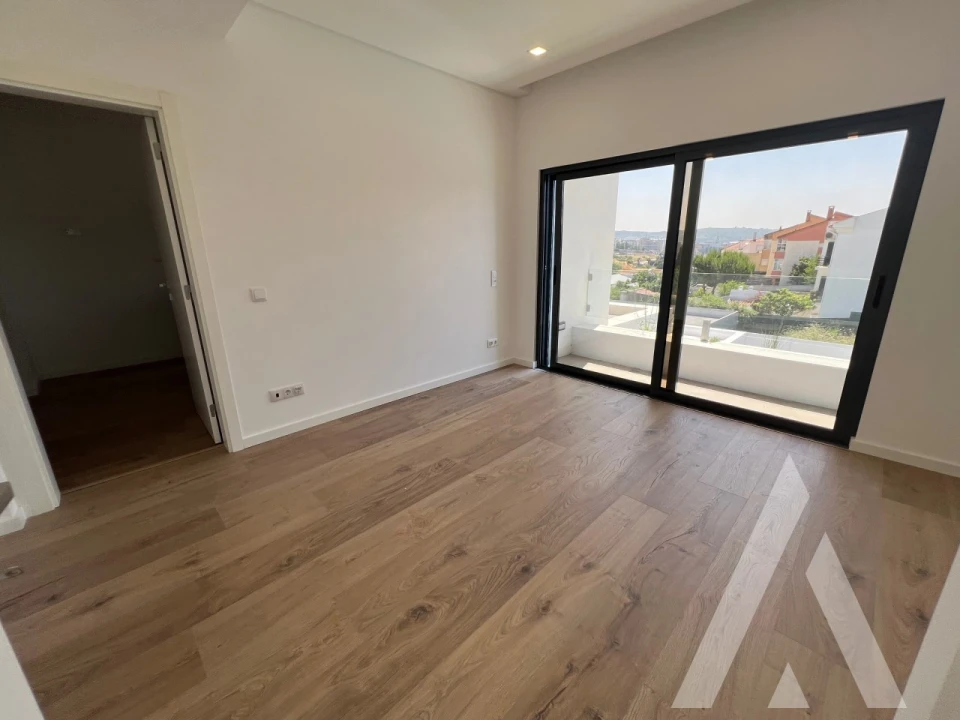 Moradia T4 para Venda em Loures Foto 25