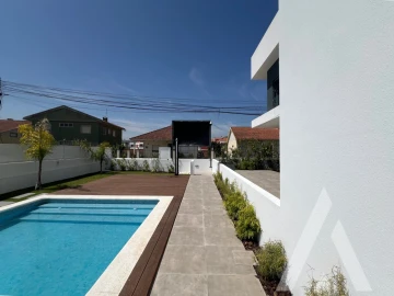 Moradia T4 para Venda em Loures