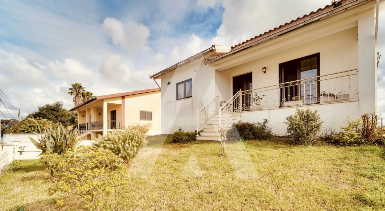 Moradia T4 para Venda em Oliveirinha Foto 4